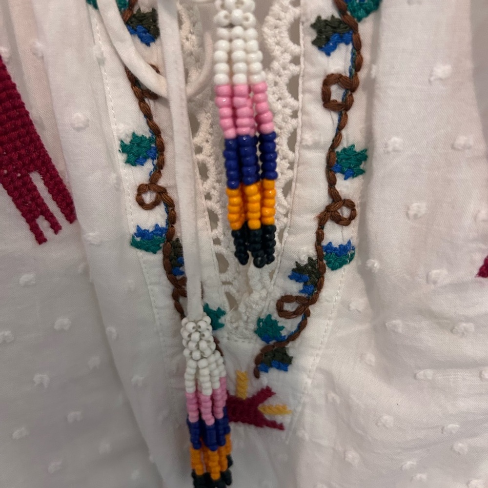 Farm Rio Embroidered White Boho Tunic Dress with Colorful Parrot Motifs small - Picture 3 of 7